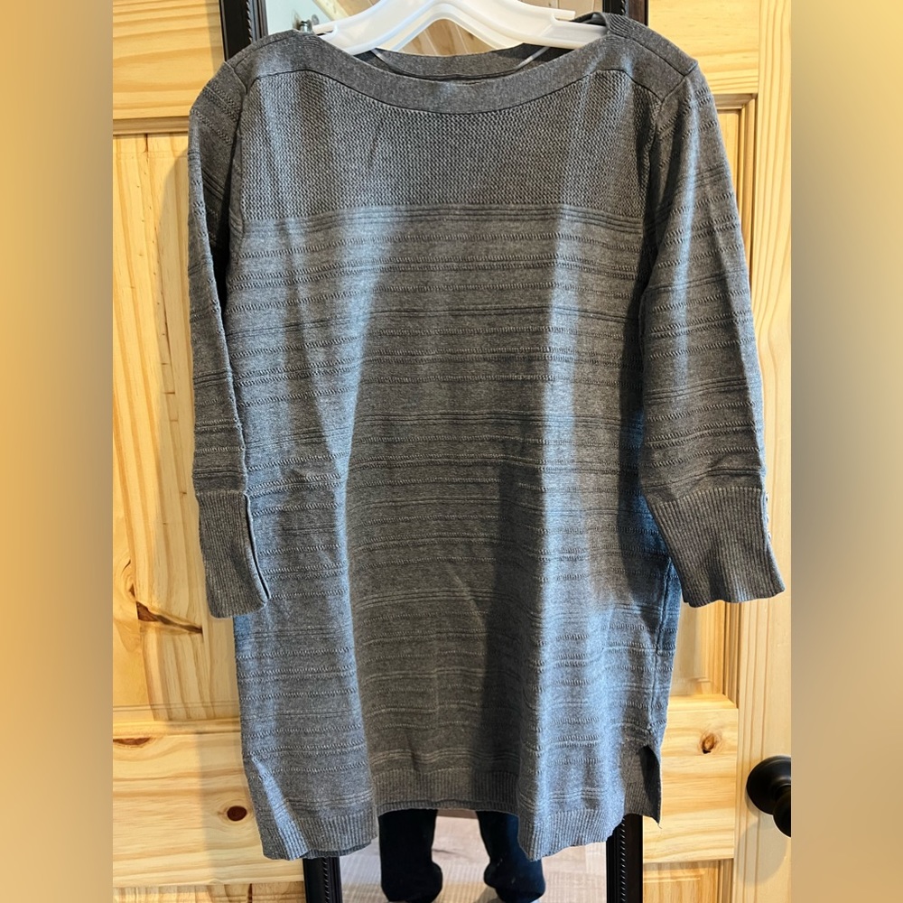 Lot Women’s sweaters Size Large APT 9 Excellent used